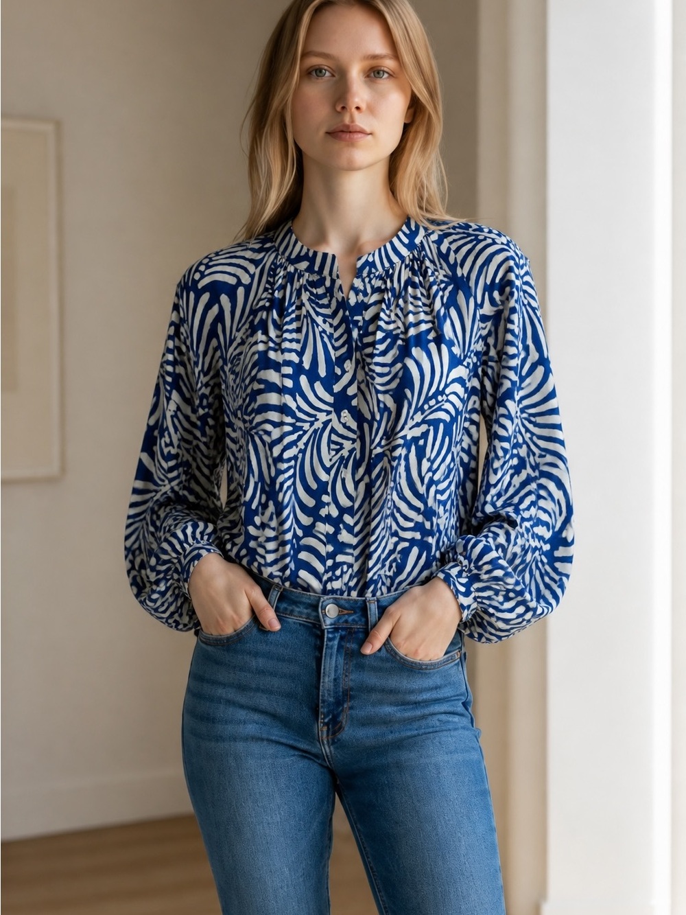 NWT H& M Blue and White Printed Long-Sleeve Women’s Blouse size xl